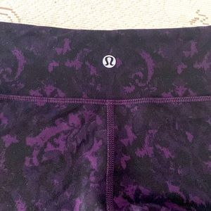 NEW Lululemon Reversible Wunder Under Crop Beautiful Baroque Deep Zinfandel